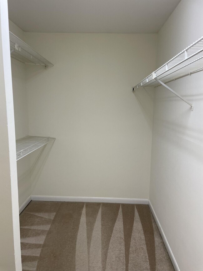 Building Photo - 146 Harvest Dr