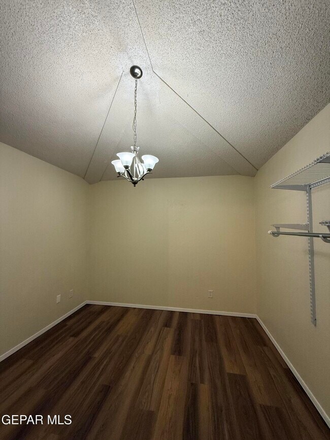 Building Photo - 12000 Ivory Gate Way