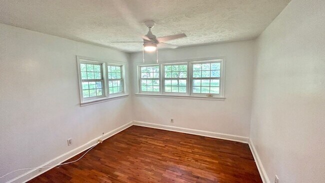 Building Photo - 135 Haywood Valley Rd