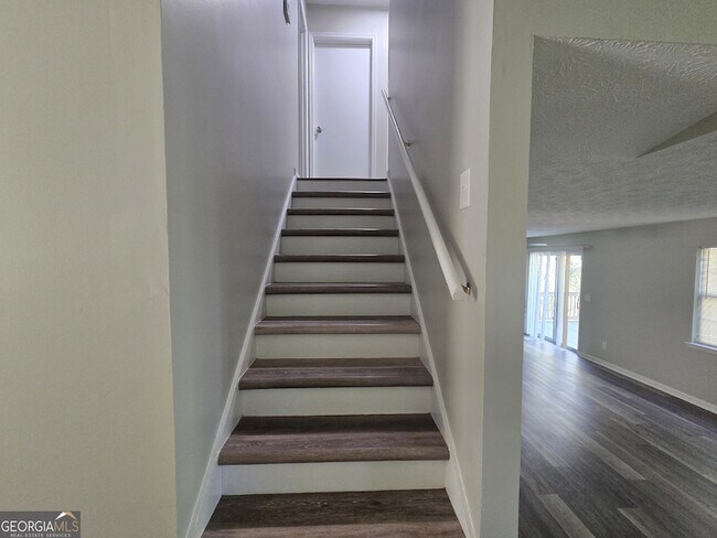 Building Photo - 938 Iron Gate Blvd