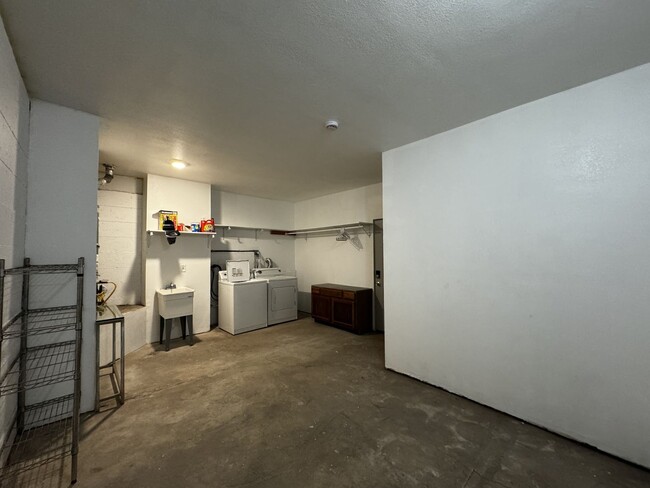 Building Photo - 1025 Square Foot three level private home ...