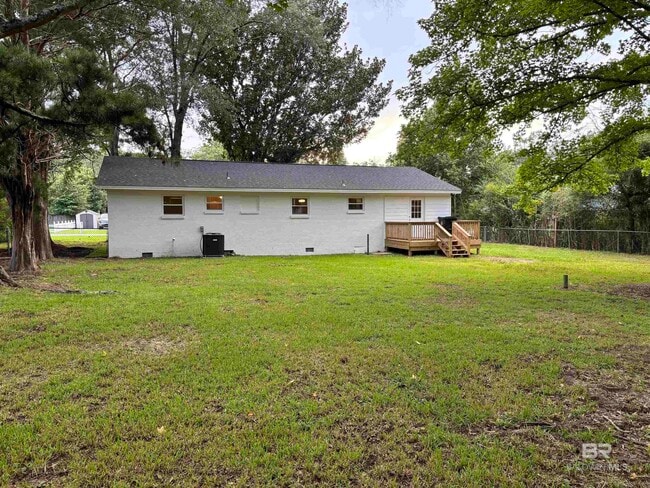Building Photo - 23136 Oak St