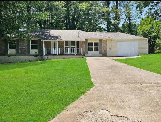 Primary Photo - 211 Dover Ct