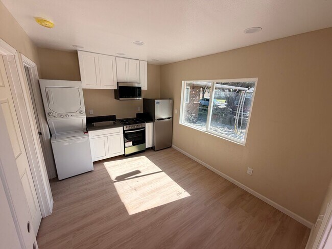 Building Photo - 4137 Bel Air St