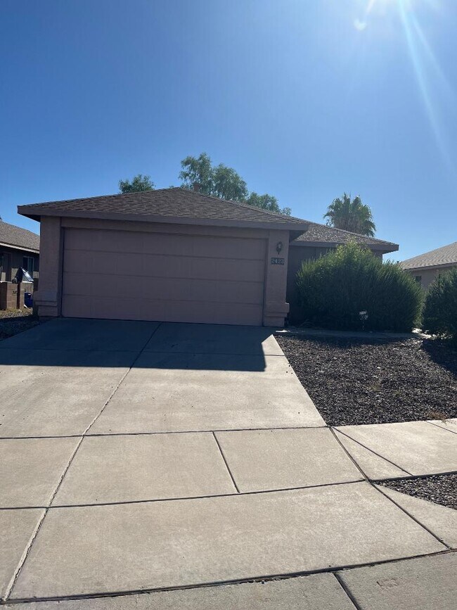 Building Photo - 2423 S Cybil Ave