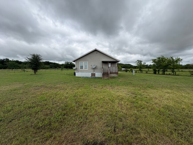Building Photo - 2 Bed, 2 Bath County Home on 1.5 Acres in ...