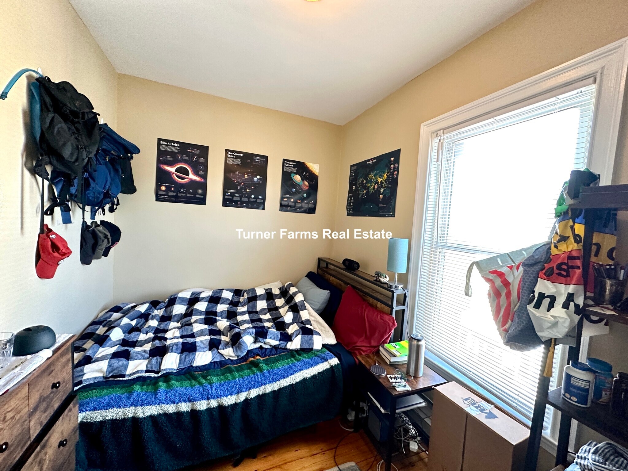 Building Photo - 44 Hillside St