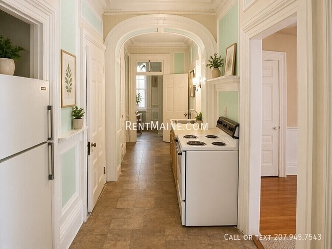 Building Photo - 97 Broadway