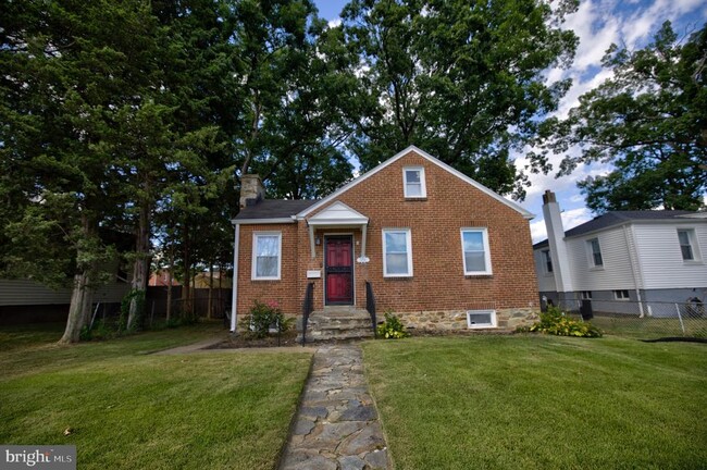Primary Photo - 2708 Oakley Ave