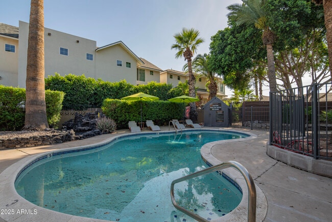 Building Photo - 4025 N 40th St