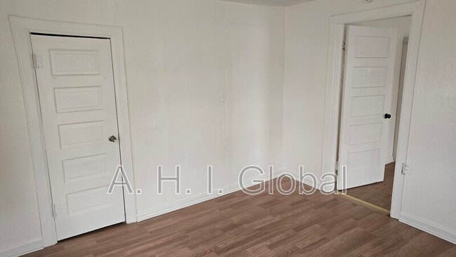 Building Photo - 309 N Florida St