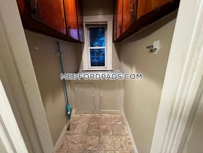 Building Photo - 128 Princeton St