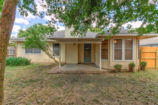 Building Photo - 109 Azalea Dr