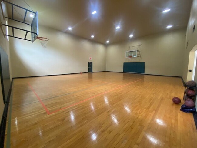 Building Photo - 1 bedroom 1 bathroom condo