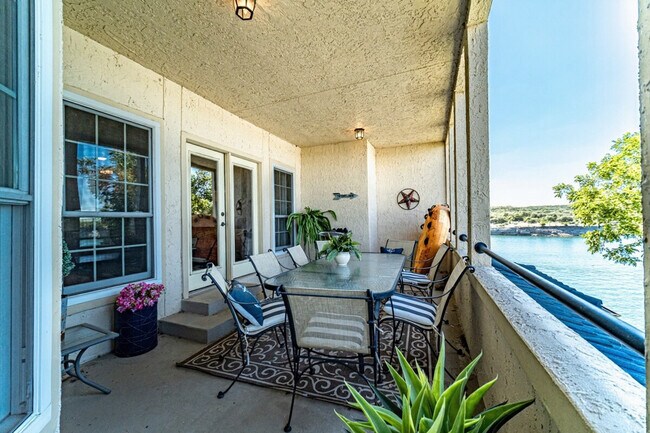 Building Photo - 3404 American Dr