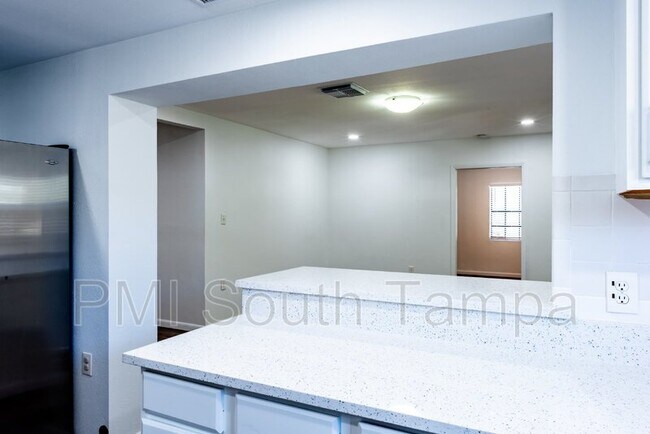 Building Photo - 3402 W Van Buren Dr