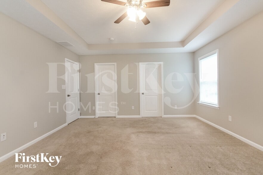 Building Photo - 5776 Bluff View Ln