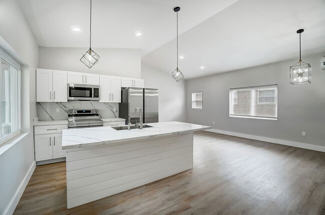 Building Photo - 3719 Kirkup Ave