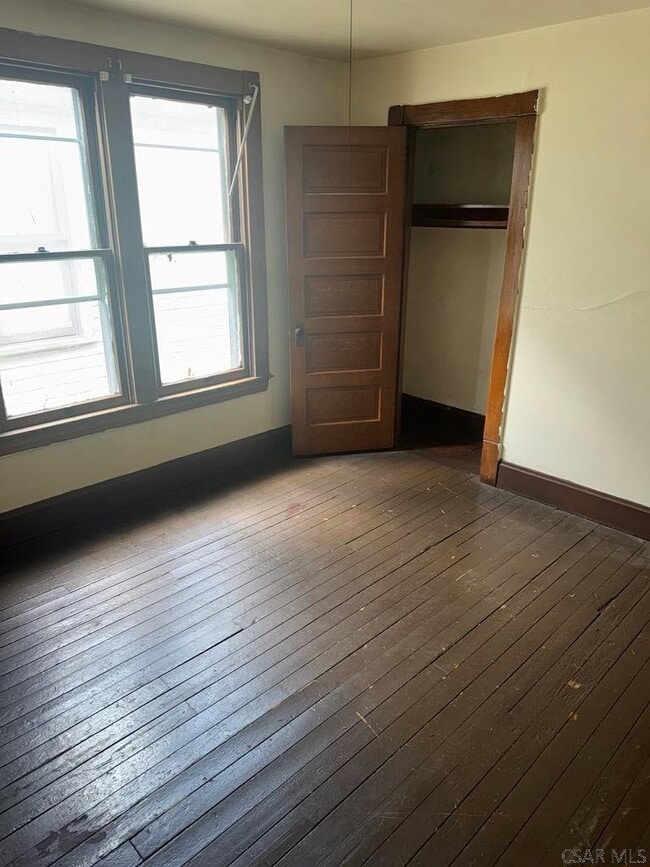 Building Photo - 84-86 Golde St