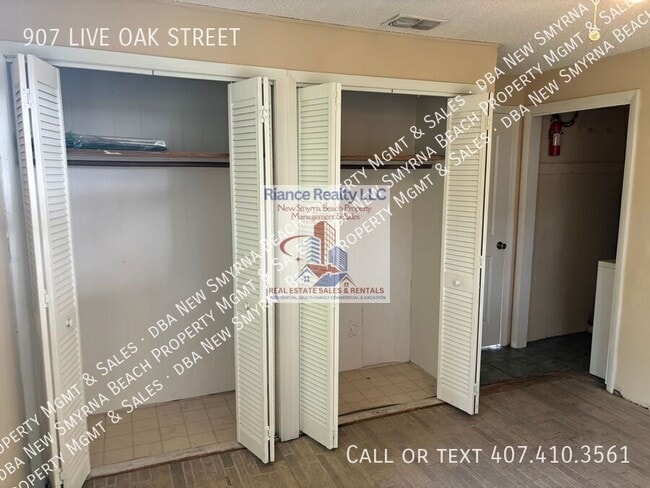 Building Photo - 907 Live Oak St