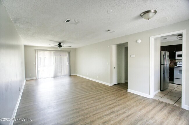 Primary Photo - 1713 El Camino Rd