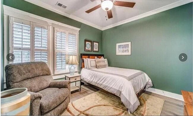 Building Photo - 830 Grove Bnd