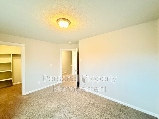 Building Photo - 12600 NE 49th St