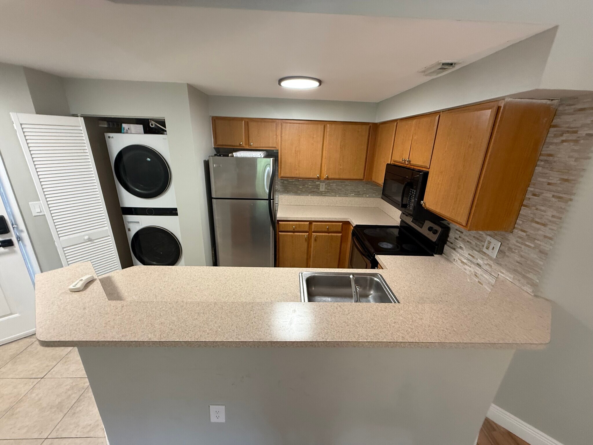 Building Photo - 2445 SW 18th Ter