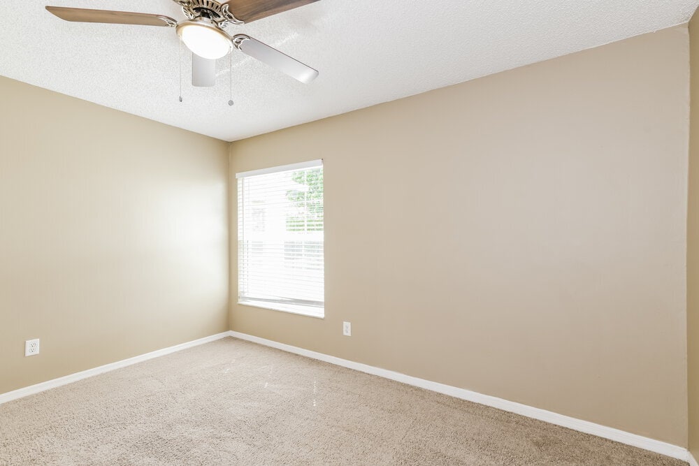 Building Photo - 547 Brentford Ct