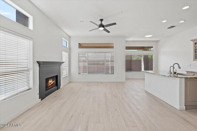 Building Photo - 8875 E Conquistadores Dr