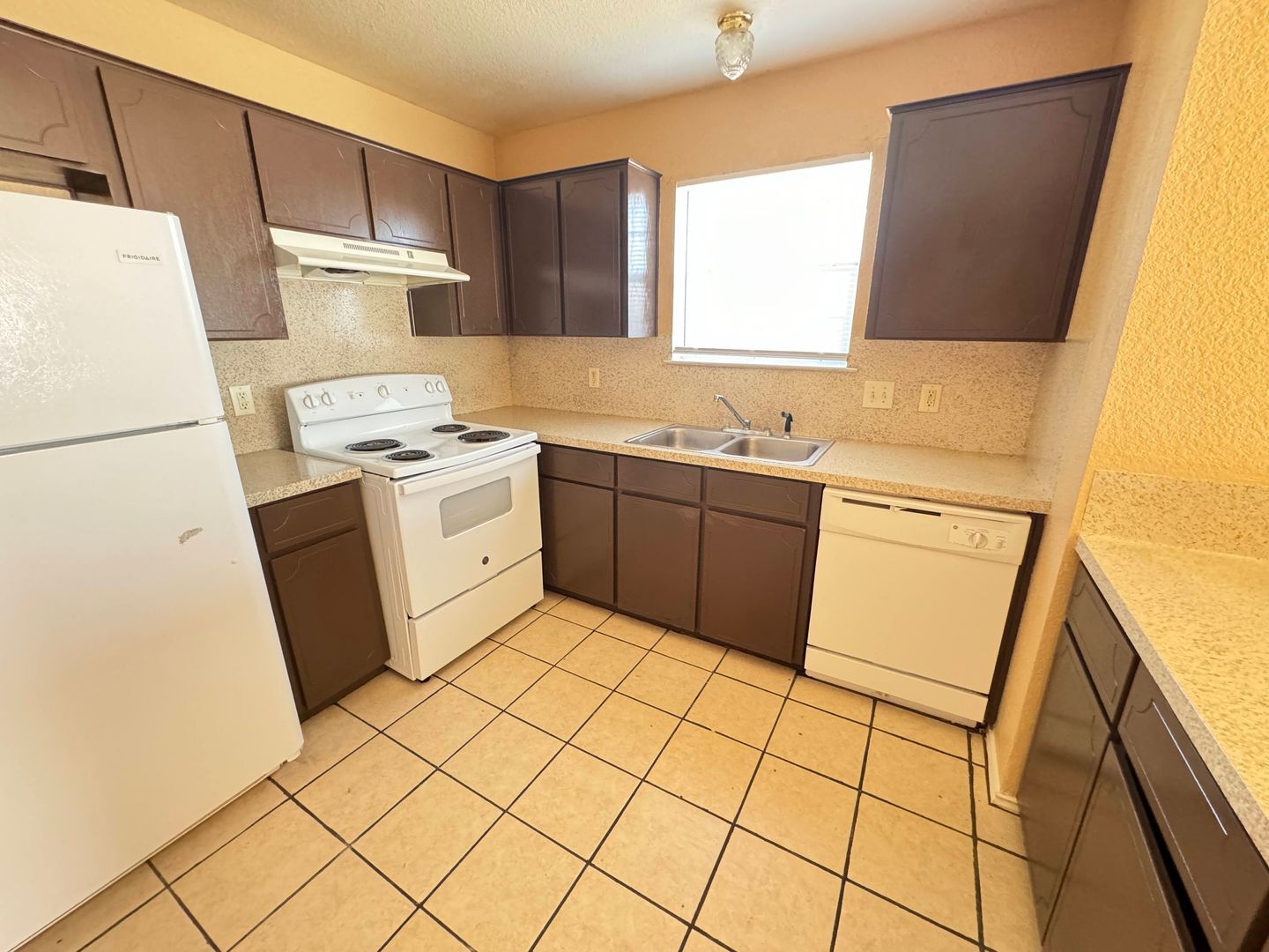 Building Photo - 4001 Doraine Ct