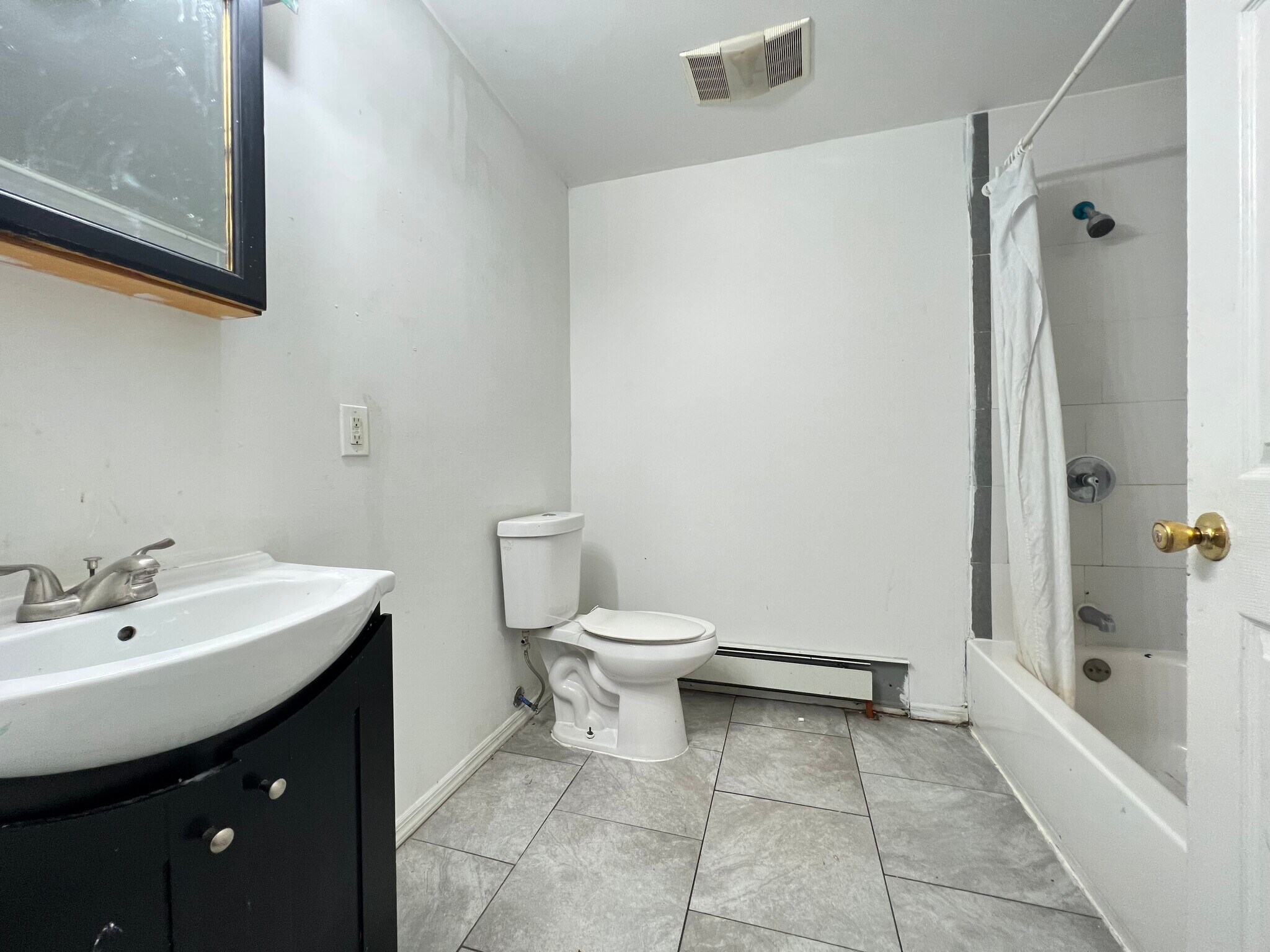 Unit 1R - 20 Morton Pl