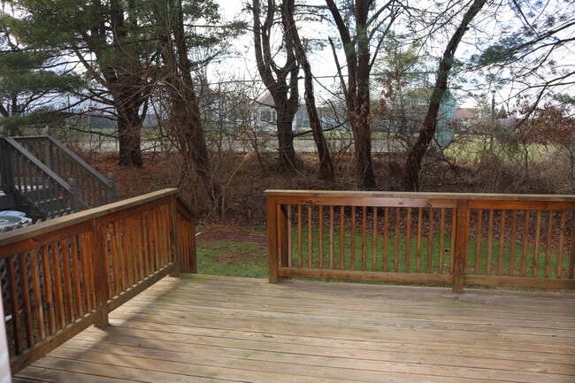 Building Photo - 611 Cornwall Ct