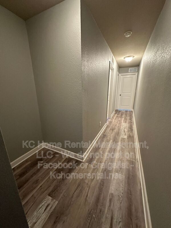 Building Photo - 10536 Kane Dr