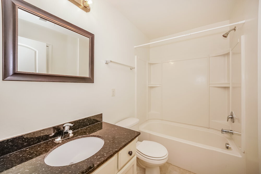 Building Photo - 4202 Broadstairs Dr SW