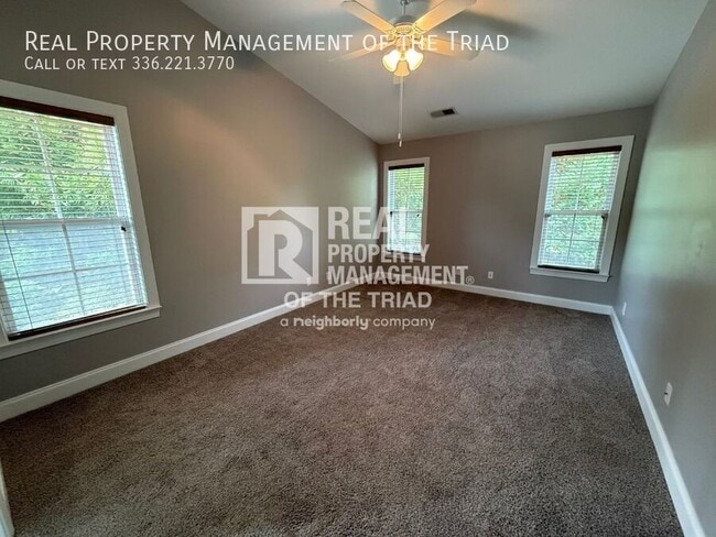 Building Photo - 4994 Wyngate Village Dr