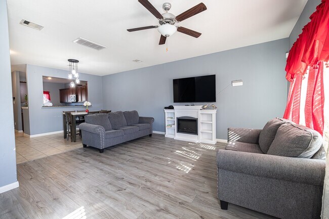 Building Photo - 10814 Spring Brook Pass Dr