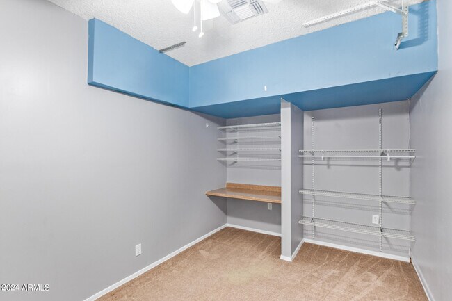 Building Photo - 8902 E Cholla St