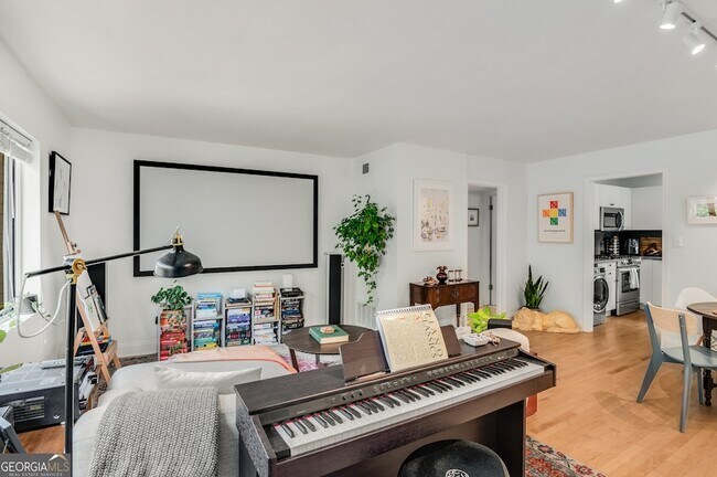 Building Photo - 96 Ardmore Pl NW