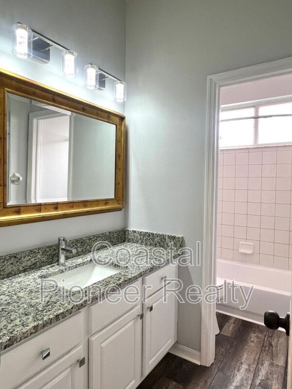 Building Photo - 18111 Sugar Brooke Dr