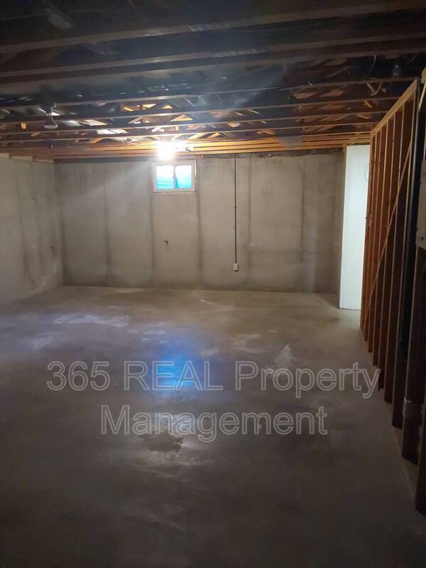 Building Photo - 909 44th Ave Ct