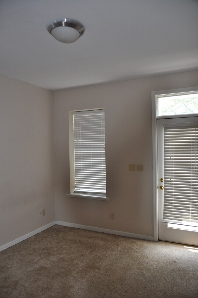 Building Photo - 5936 McPherson Ave