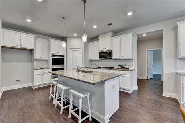 Building Photo - 2017 Yvette Wy