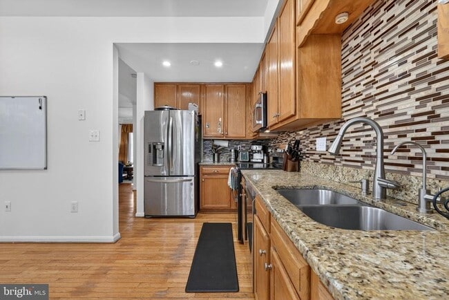 Building Photo - 8010 Readington Ct