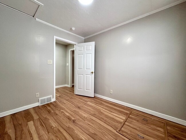 Building Photo - Spacious Three Bedroom Home in Muskegon