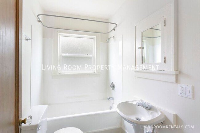 Building Photo - 1843 N Schofield St