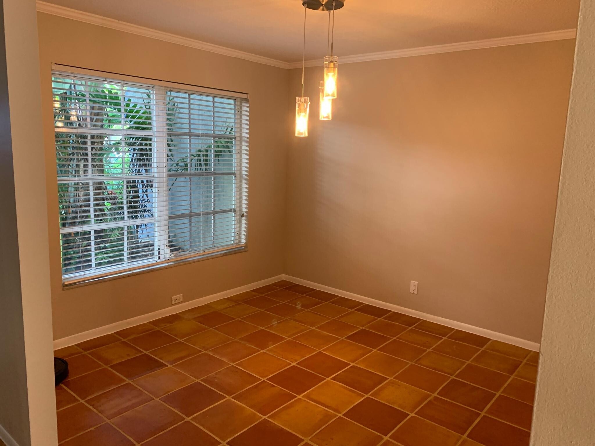 Dining Room - 921 SE 13th St