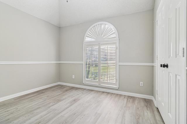 Building Photo - 711 Cottonwood Bend Dr