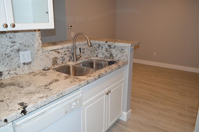 Building Photo - 1701 E Colter St