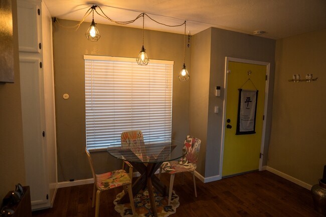 Building Photo - 6725 Mission Gorge Rd